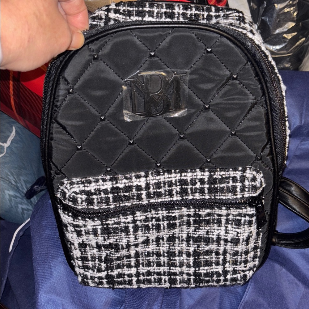 Badgley Mischka 🆕 Quilted Backpack plaid NEW with tags - Picture 4 of 6